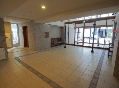 ドルチェヴィータ北浜　BRAVI不動産のロビー|【ドルチェヴィータ北浜】建物の内部です