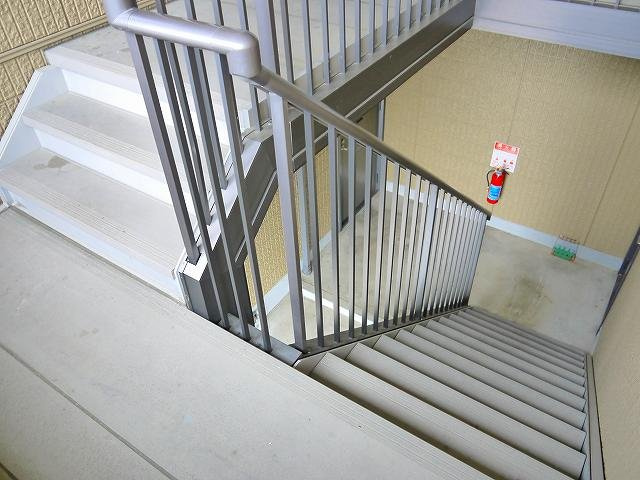 イーストシサムのエントランス|毎日通るエントランスはこのようになっています