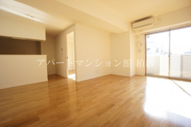 アヴェニール柏の葉の居間・リビング