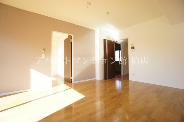 アヴェニール柏の葉の居間・リビング