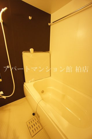 アヴェニール柏の葉の浴室