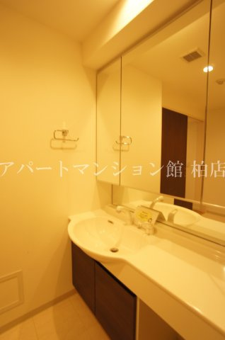 アヴェニール柏の葉の洗面所