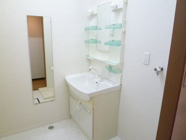 グランソシエ今宮Ⅱの独立洗面台
