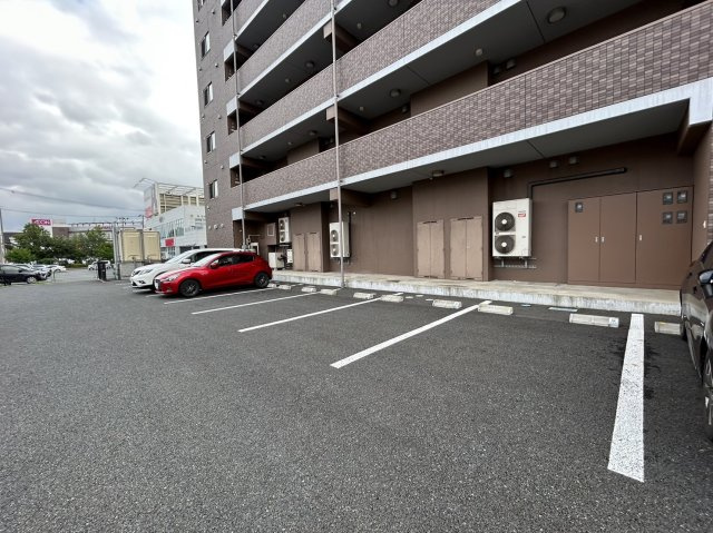 スカイヴィレッジ盛南の駐車場