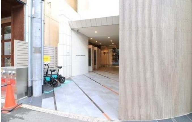SERENiTE堺筋本町SUD（セレニテサカイスジホンマチエスユーディー）　BRAVI不動産のエントランス