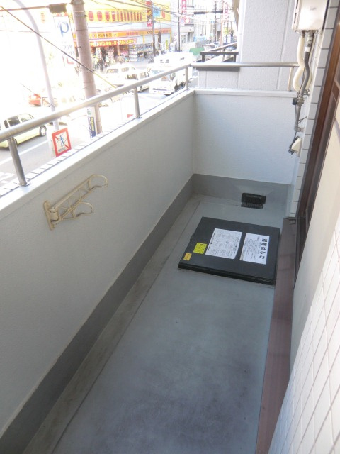 大阪市淀川区新北野１丁目の賃貸マンションのバルコニー