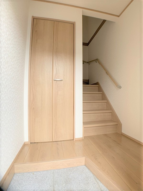 alba（アルバ）の玄関