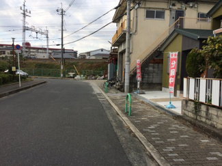 【前面道路含む現地写真】 | 南側幅員9.5ｍ道路に面する