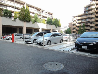 【駐車場】 | 港北ニュータウンイオ６番館