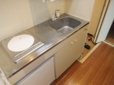 カザリヤマンションＣのキッチン|IHコンロ付きのキッチン　