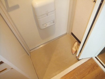 カザリヤマンションＣの玄関|キッチン周りです