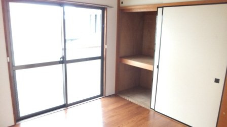 ハイブリッジマンションⅡの寝室|フローリング使用です。