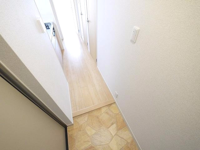 ブランドール（奈良市）の玄関|明るい玄関です
