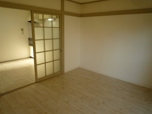 シャトル花小金井南の洋室