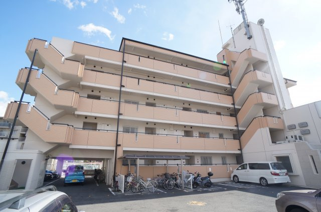 アウフヘーベン東宝塚の外観