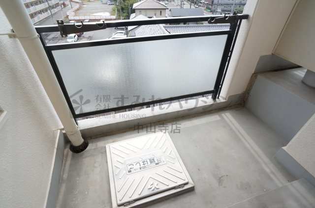 アウフヘーベン東宝塚のバルコニー