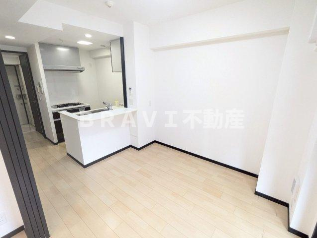 アーデンタワー本町イースト　BRAVI不動産の居間・リビング