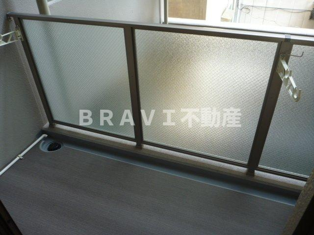 アーデンタワー本町イースト　BRAVI不動産のバルコニー|【アーデンタワー本町イースト】暖かな日差しのふりそそぐバルコニー