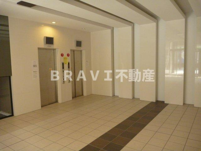 アーデンタワー本町イースト　BRAVI不動産のエントランス