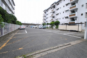 【駐車場】