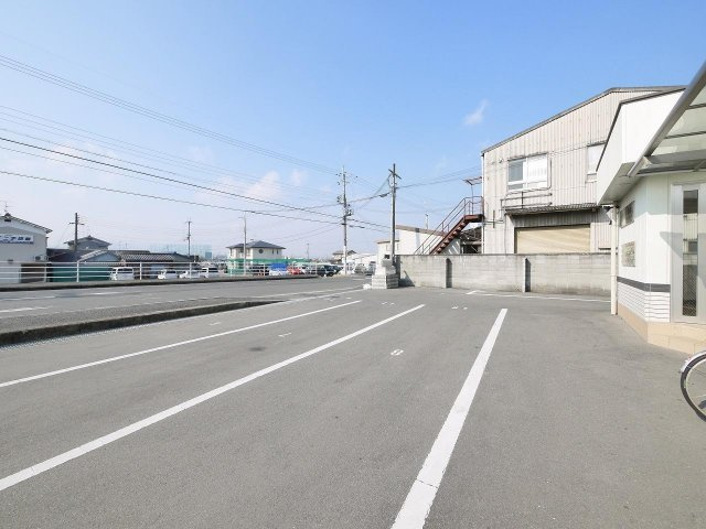 リバーサイド宮ノ森の駐車場
