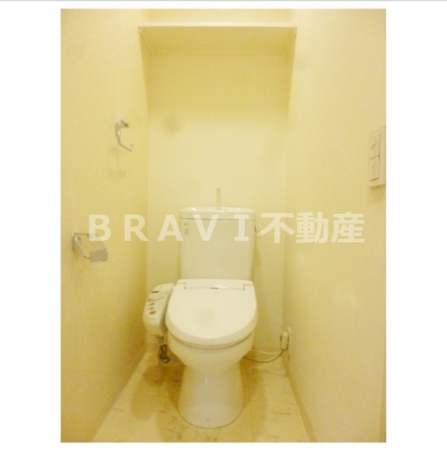 クラウンハイム北心斎橋フラワーコート　BRAVI不動産のトイレ|【クラウンハイム北心斎橋フラワーコート】コンパクトで使いやすいトイレです
