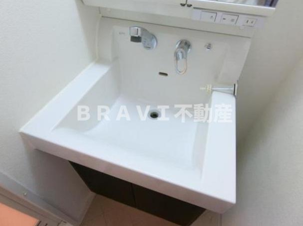 アドバンス心斎橋グランガーデン　BRAVI不動産の独立洗面台|【アドバンス心斎橋グランガーデン】使いやすい独立洗面台です