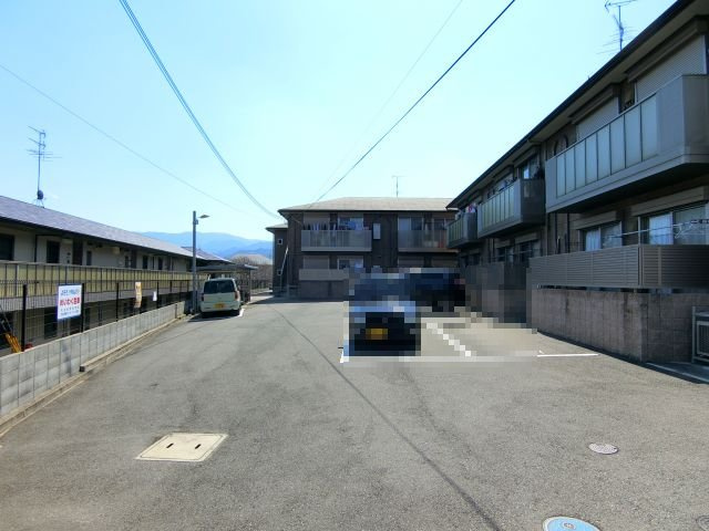 エスポワールⅡB棟の駐車場