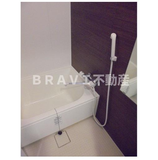 イグレック南本町　BRAVI不動産の浴室|【イグレック南本町】ゆったり過ごせるお風呂です