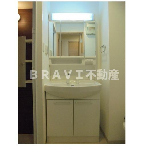イグレック南本町　BRAVI不動産の洗面所|【イグレック南本町】コンパクトで使いやすい洗面所