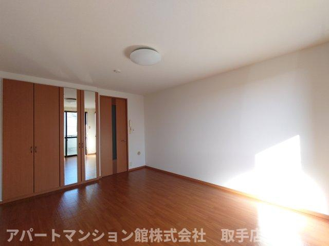 パークヒルズの居間・リビング