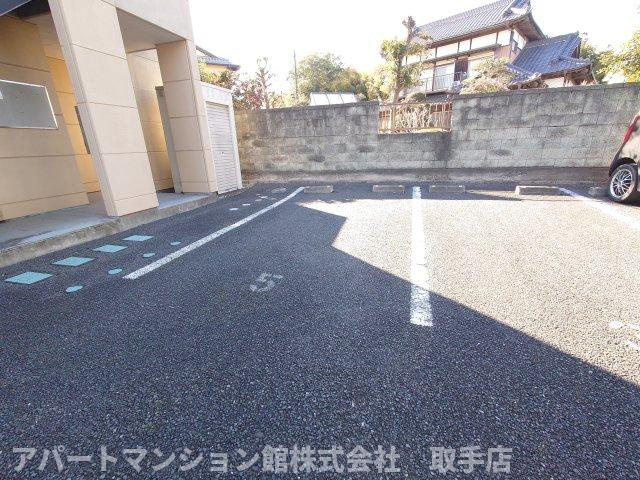 パークヒルズの駐車場