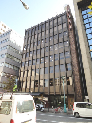 【外観】 | 栄町筋に面する１階路面店