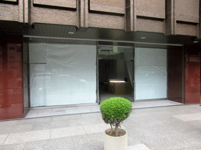 【エントランス】 | 栄町筋に面する１階路面店