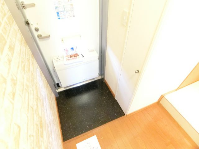 スタンドアップ錦町の玄関