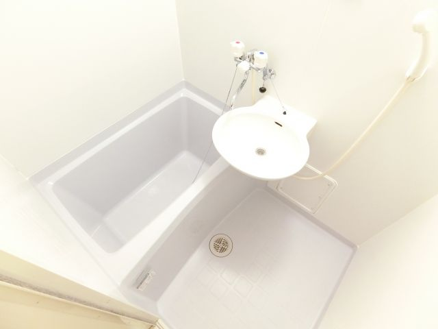 スタンドアップ錦町の浴室