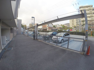 【駐車場】