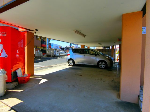 ハイツロベリアの駐車場