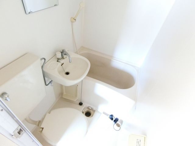 ハイツロベリアの浴室