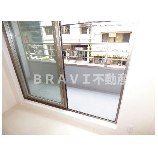アドーラブル船場　BRAVI不動産のバルコニー|【アドーラブル船場】広々としたバルコニーです