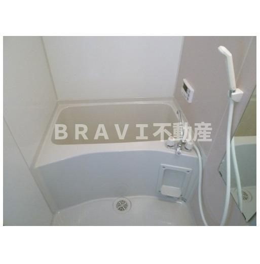 アドーラブル船場　BRAVI不動産の浴室|【アドーラブル船場】お風呂で日々の疲れを落としましょう