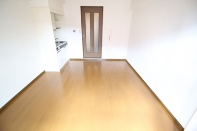 【寝室】 | マルキュウビル