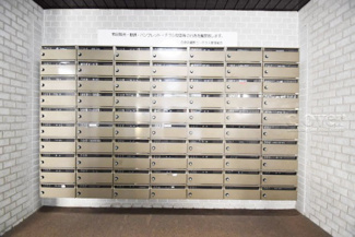 【エントランス】 | 集合ポスト