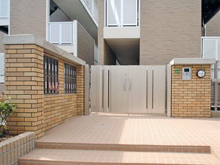 【エントランス】 | エスタⅣ