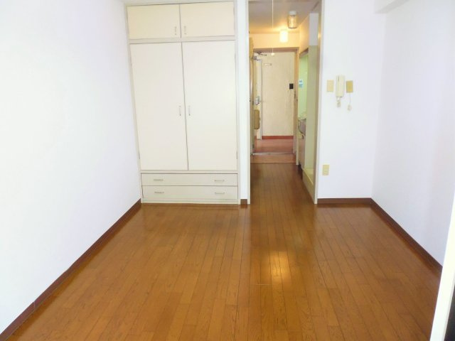 ＭＴビルの洋室