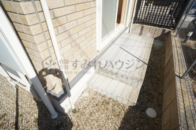 加藤タウンハウスＤ棟のバルコニー