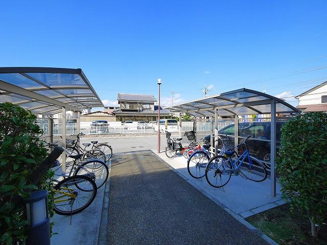 リビングタウン四条大路Bのその他共用部分|駐輪スペースになります