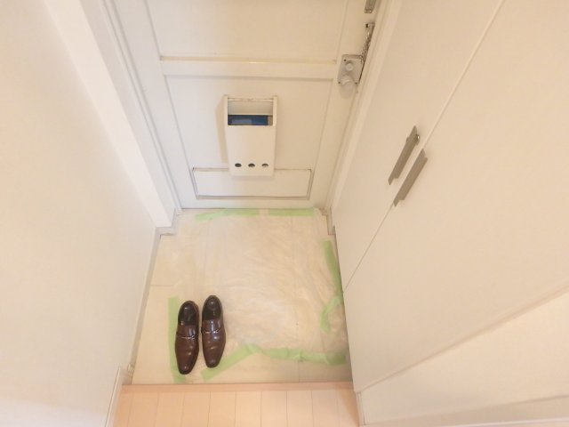 親和マンションの玄関