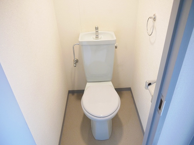 レ・カトル・セゾンのトイレ|清潔感のあるトイレです