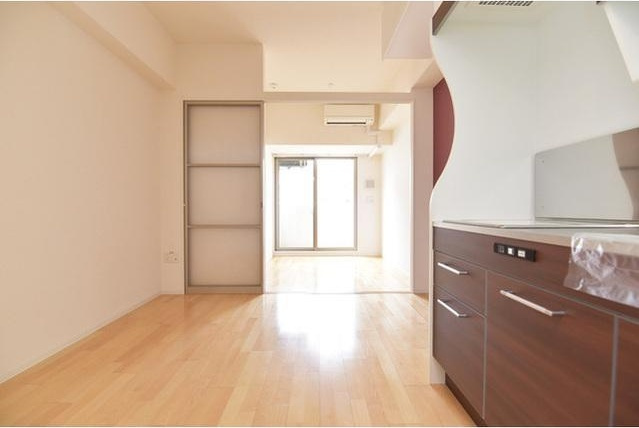 SERENiTE堺筋本町SUD（セレニテサカイスジホンマチエスユーディー）　BRAVI不動産の居間・リビング